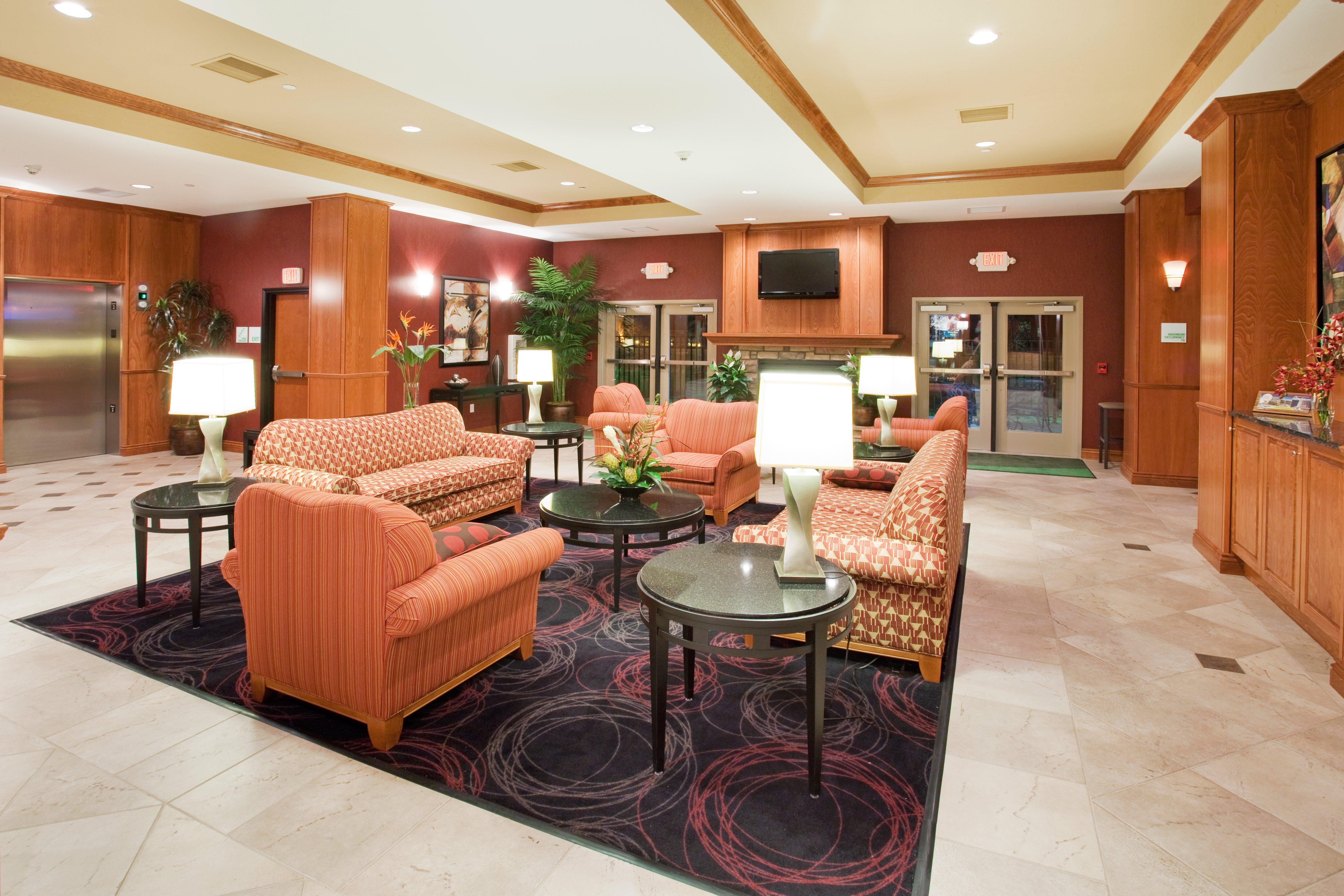 Holiday Inn Hotel & Suites Grand Junction-Airport By Ihg Bagian luar foto