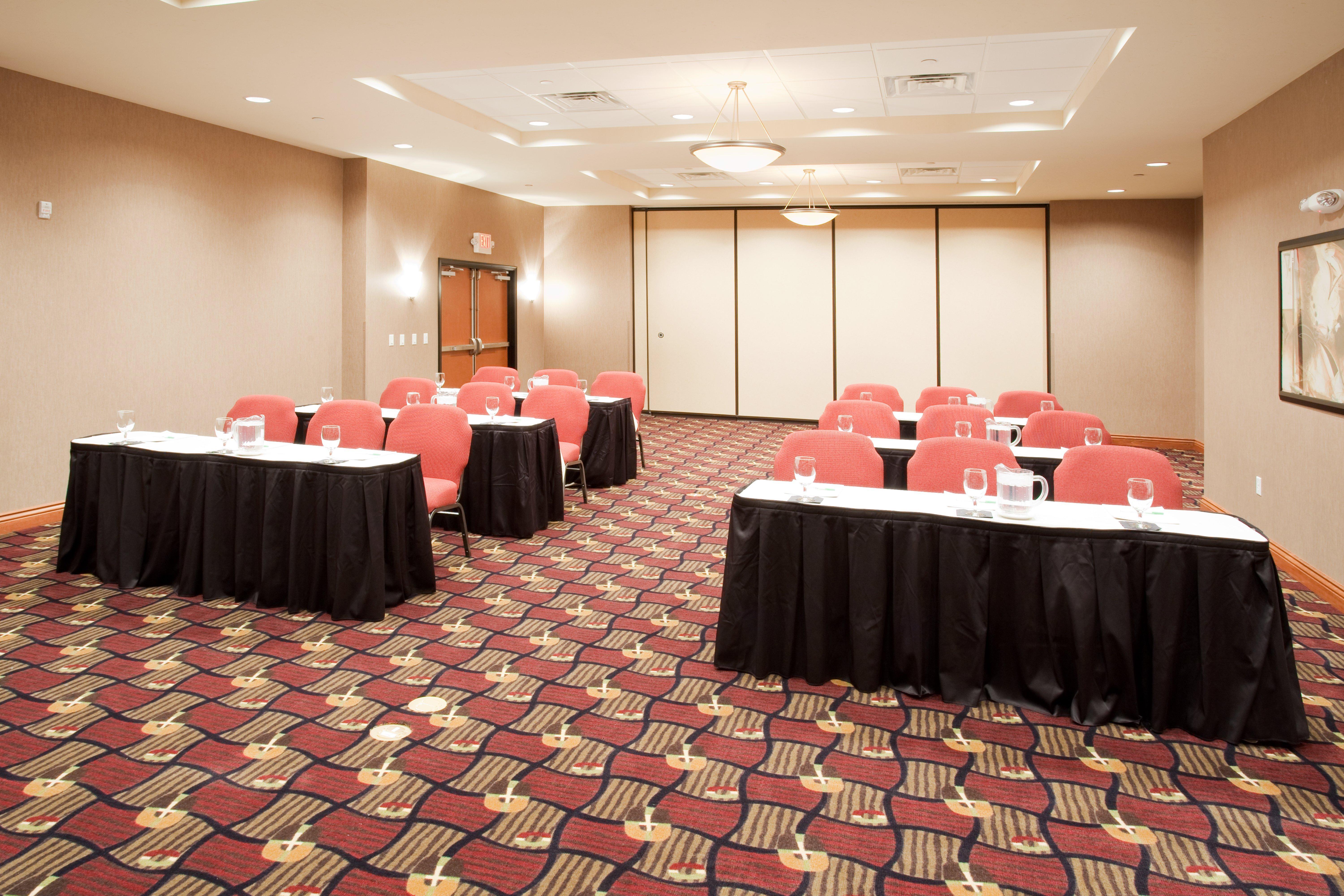 Holiday Inn Hotel & Suites Grand Junction-Airport By Ihg Bagian luar foto