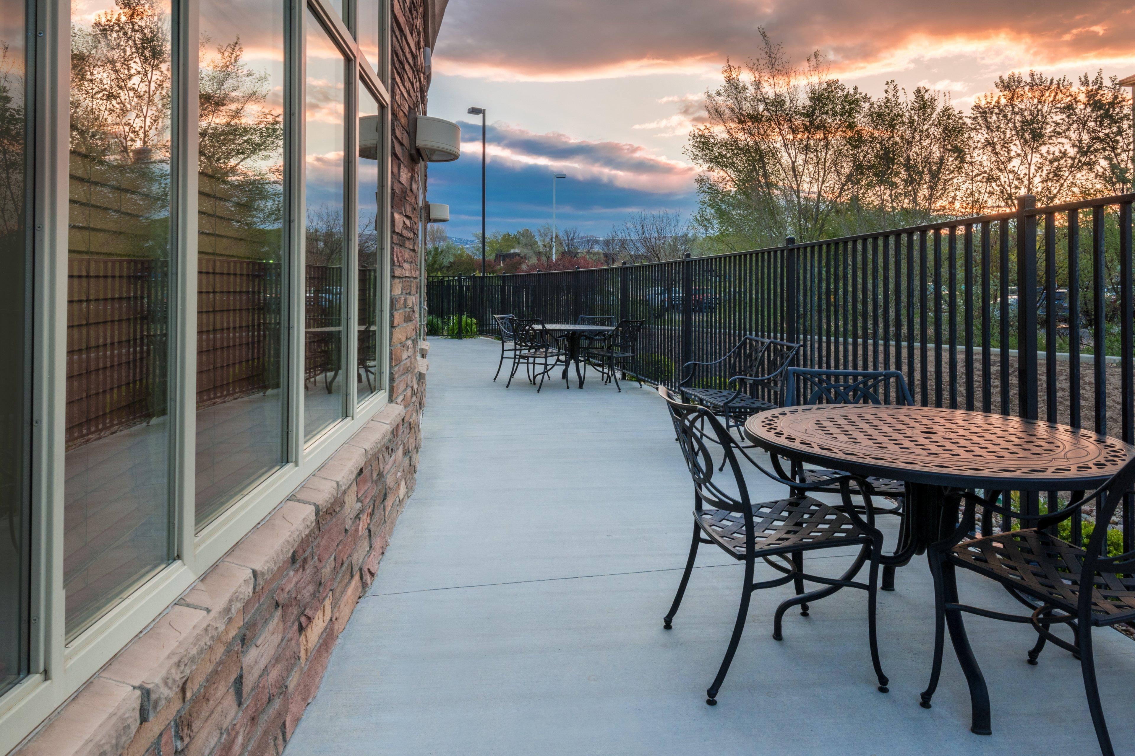 Holiday Inn Hotel & Suites Grand Junction-Airport By Ihg Bagian luar foto