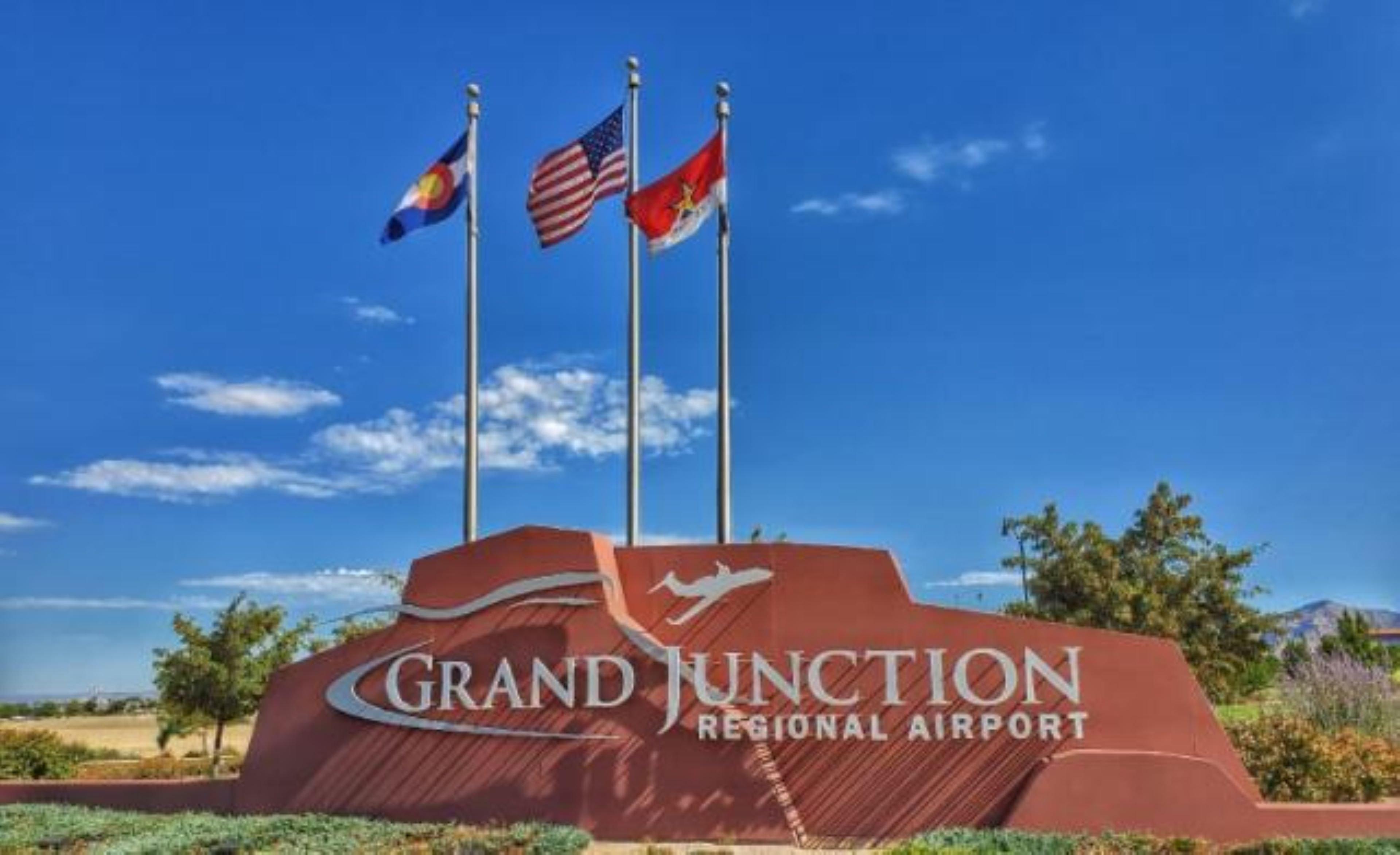 Holiday Inn Hotel & Suites Grand Junction-Airport By Ihg Bagian luar foto